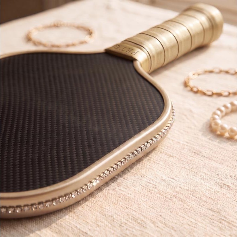 Soft-focus preview of the Court Queen crystal edge detail